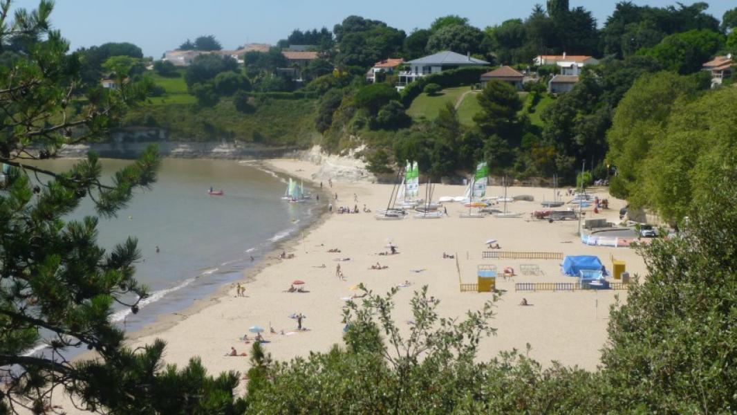 the beautiful beach at meschers 12 mins drive away