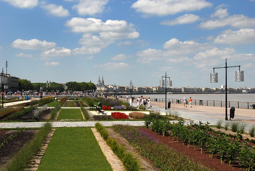 Bordeaux Quay Garden Front