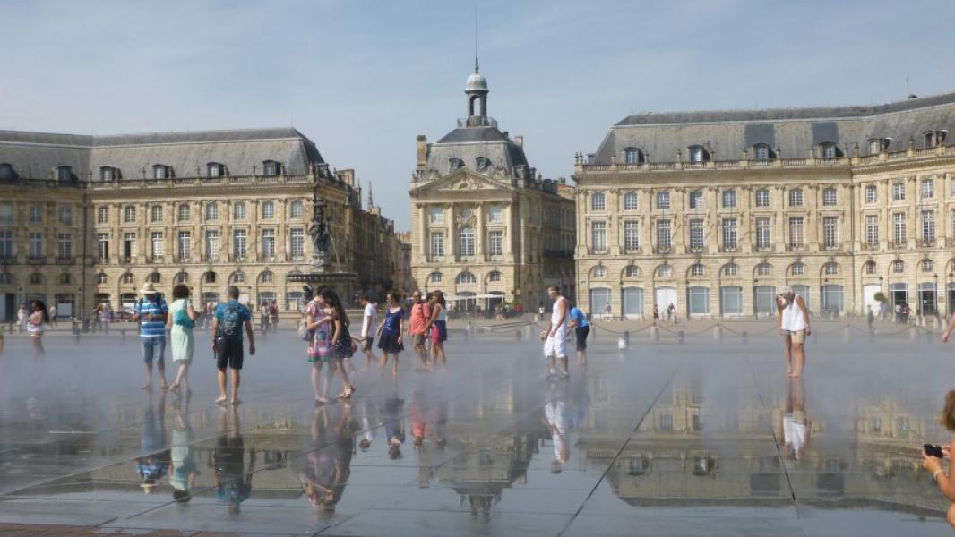 Mirror lake outside the Bourse